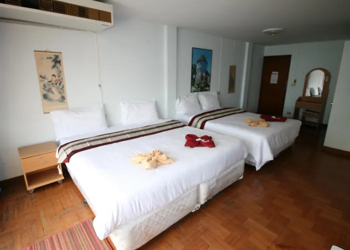 Beachfront Hotel Cha Am
